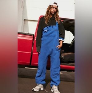 ‼️ISO Free People hit the slopes salopette‼️